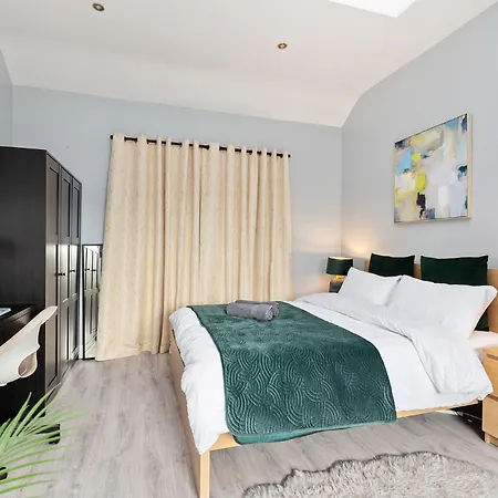 Airport منزل للإقامة *