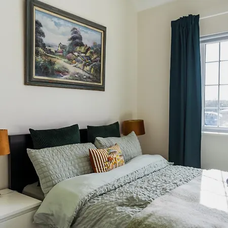 Airport منزل للإقامة *